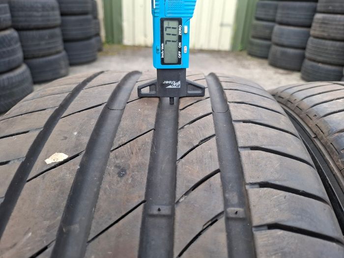 2x 285/45/20 Kumho