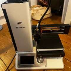 Brand new 3D printer (includes original box and packaging)