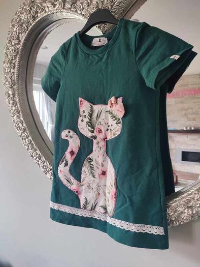 Girly dress with a kitten