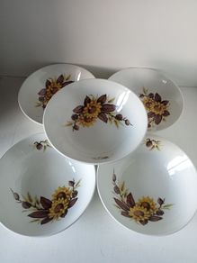 Vintage 1960' Johnson Brothers "Pinecone and Sunflower " 5 soup bowls