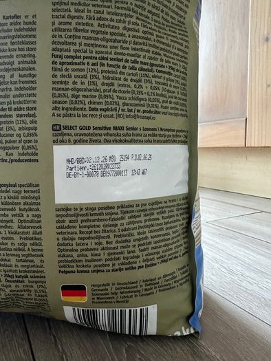 Select Gold Maxi Senior Sensitive dog food 25kg
