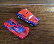 2 Hot Wheels Mattel Spiderman cars