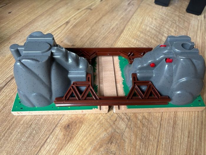 Brio Collapsing Bridge