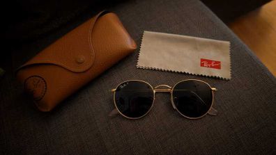 Rayban Round Metal Gold sunglasses (unisex)