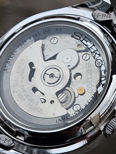 Watch Seiko 5 Automatic.