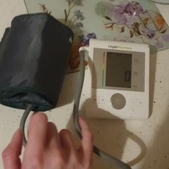 Blood pressure monitor