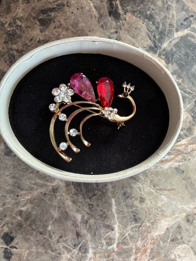 brooch