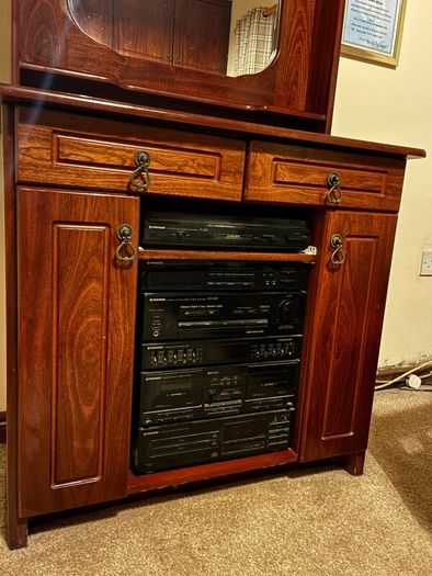 Pioneer Hi-Fi system & Mahogany Cabinet