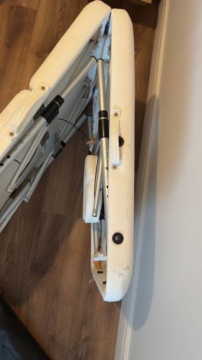 massage / therapy table foldable