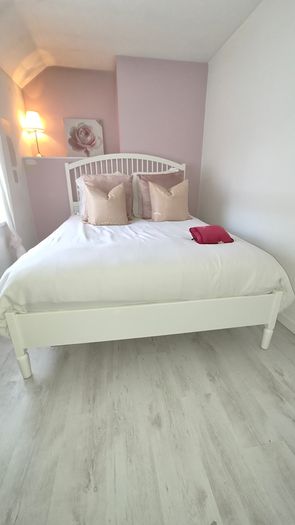 King Size White Wooden Bed