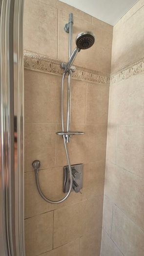 Complete 800 x 1000mm Shower Enclosure and Shower Set