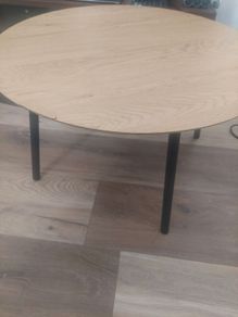 Round coffee table