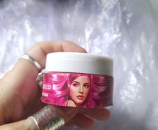 dark pink coloured hair wax