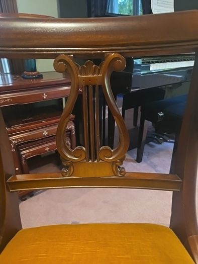 Dining Table And Chairs. 2 End Pieces And 6 Side Ones.  27886