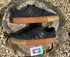Chic Adidas Samba Black Suede Gum
