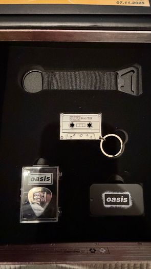 VIP Oasis Fan Pack Sydney Concert
