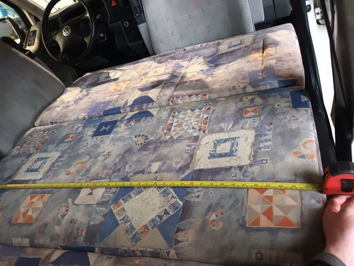 Rock'n'roll bed with seatbelts