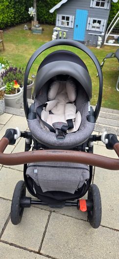 BUNDLE  Stokke pram, next to me cot and Nuna leaf grow  (excellent condition)