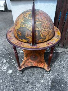 globe bar
