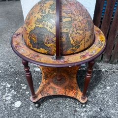 globe bar
