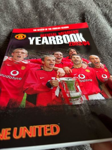 Manchester United Official Members' Yearbook 2003/04
