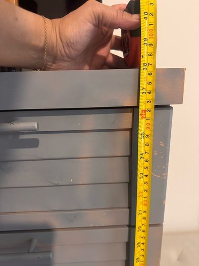 Chest of drawers