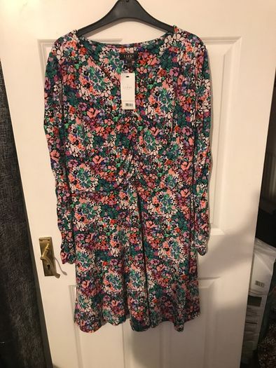 New roused sleeve lipsy dress