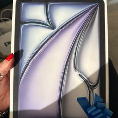 Brand New in box sealed IPad Air 11" for Sale