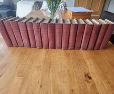 Charles Dickens Set Of 16 Hardback With Many Different Illustrators. See Photos For Same.this Is An Nice Set In Good Condition Featuring Over 20 Of His Famous Novels. See Photos For Same.