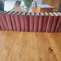 Charles Dickens Set Of 16 Hardback With Many Different Illustrators. See Photos For Same.this Is An Nice Set In Good Condition Featuring Over 20 Of His Famous Novels. See Photos For Same.
