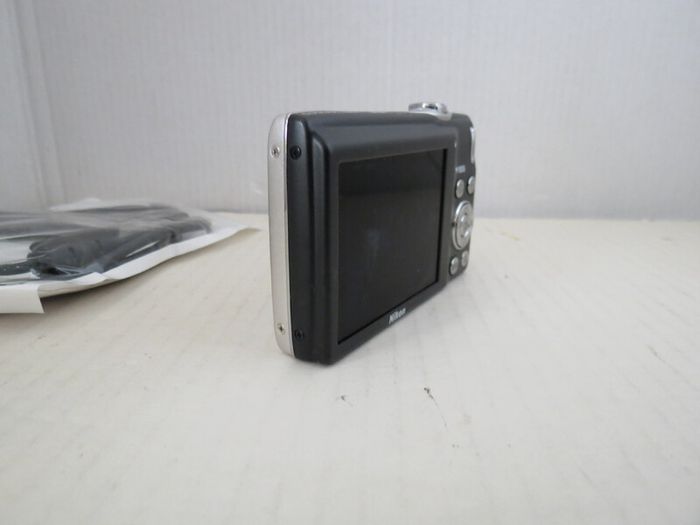 Camera Nikon Coolpix S3000