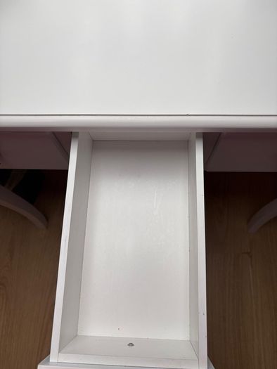 Vanity desk