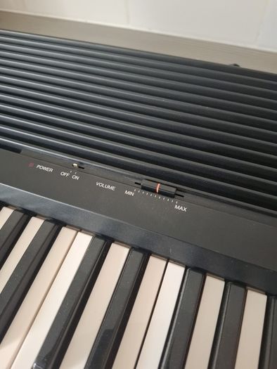 Yamaha portable piano keyboard YPR-9