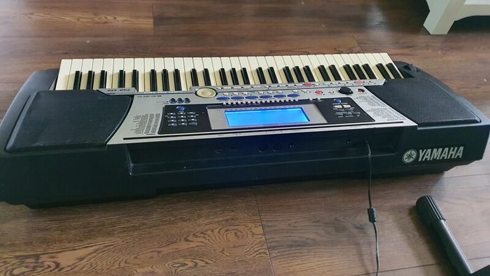 Yamaha PSR-550 Portable Keyboard Fully Working Great Condition