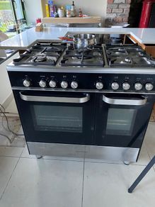 Gas and electric cooker