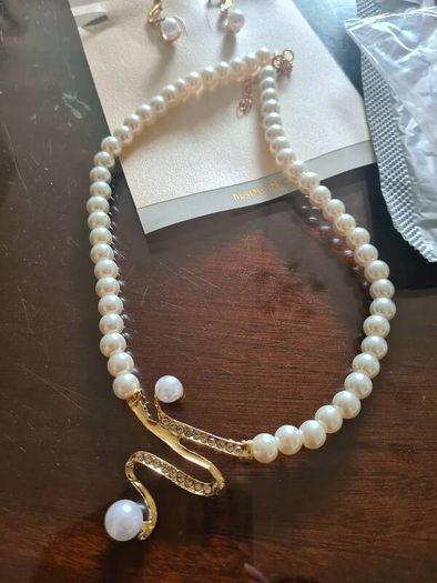 Necklace and earrings set