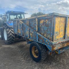 Tipper grain trailer