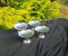 4 ice cream metallic cups postage possible