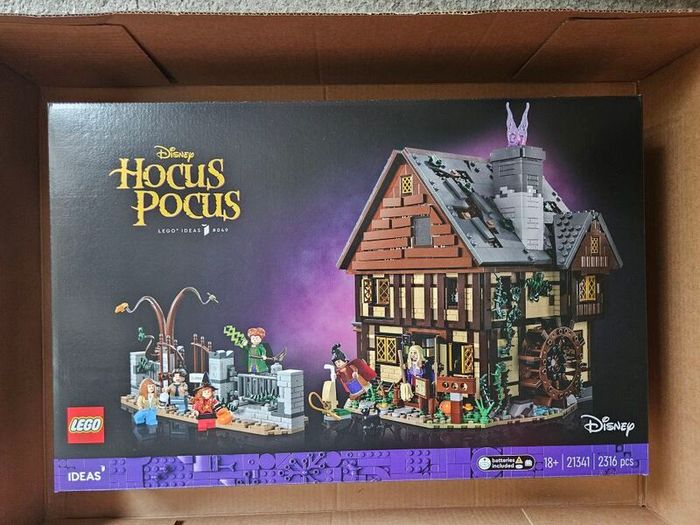 lego hocus pocus/the sanderson sisters' cottage  21341 disney