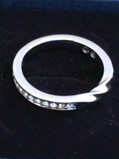 Swarovski ring size 52