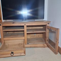 Solid Wood Corona Style TV Cabinet