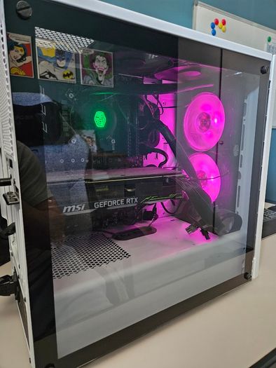 Gaming PC - RTX 2080 / i7-9700K - Fresh Windows 11 Install - Excellent Condition