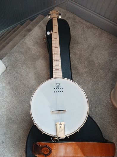Immaculate condition Deering goodtime with Pick up  A/E 5 STRING BANJO