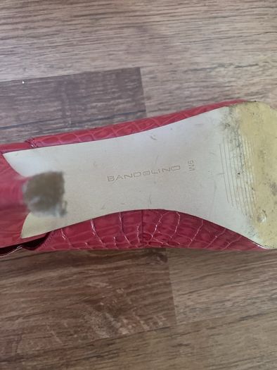 Shoes size 7