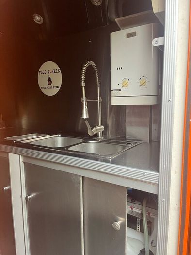 Food truck; Citroen hy wood fired pizza van