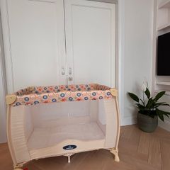 Travel cot
