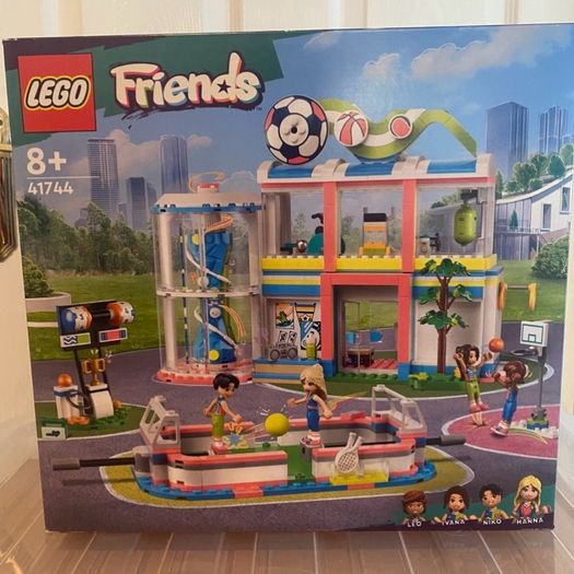Lego Friends - Sports Center - New