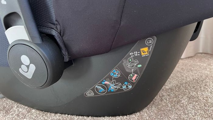 Like-New Maxi-Cosi TINCA Car Seat in Black & Grey & universal ISOFIX Maxi-Cosi FamilyFix2 for Preemie, Newborn, Baby, Toddler - 2 Piece Bundle