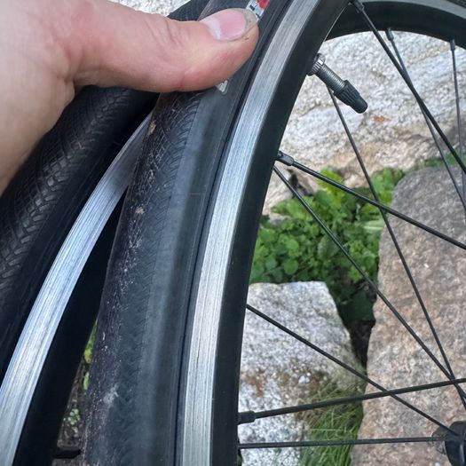 Axis sport wheels 700c rim brake wheels with tyres