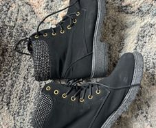 Women boots / shoes runners